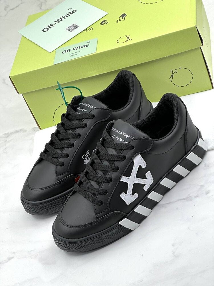 Off White Siyah
